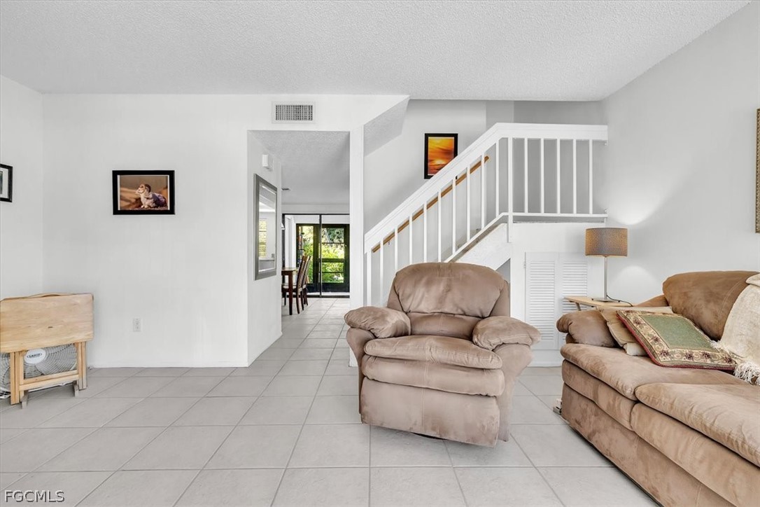 2 Bed Attached for Sale in Pinewood Villas, FL, $125,000 — photo 7