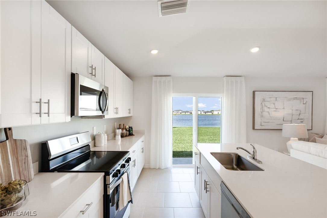 3 Bed SingleFamilyResidence for Sale in Lehigh Acres, photo 7