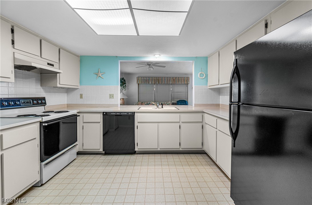 3 Bed SingleFamilyResidence for Sale in Lehigh Acres, photo 7