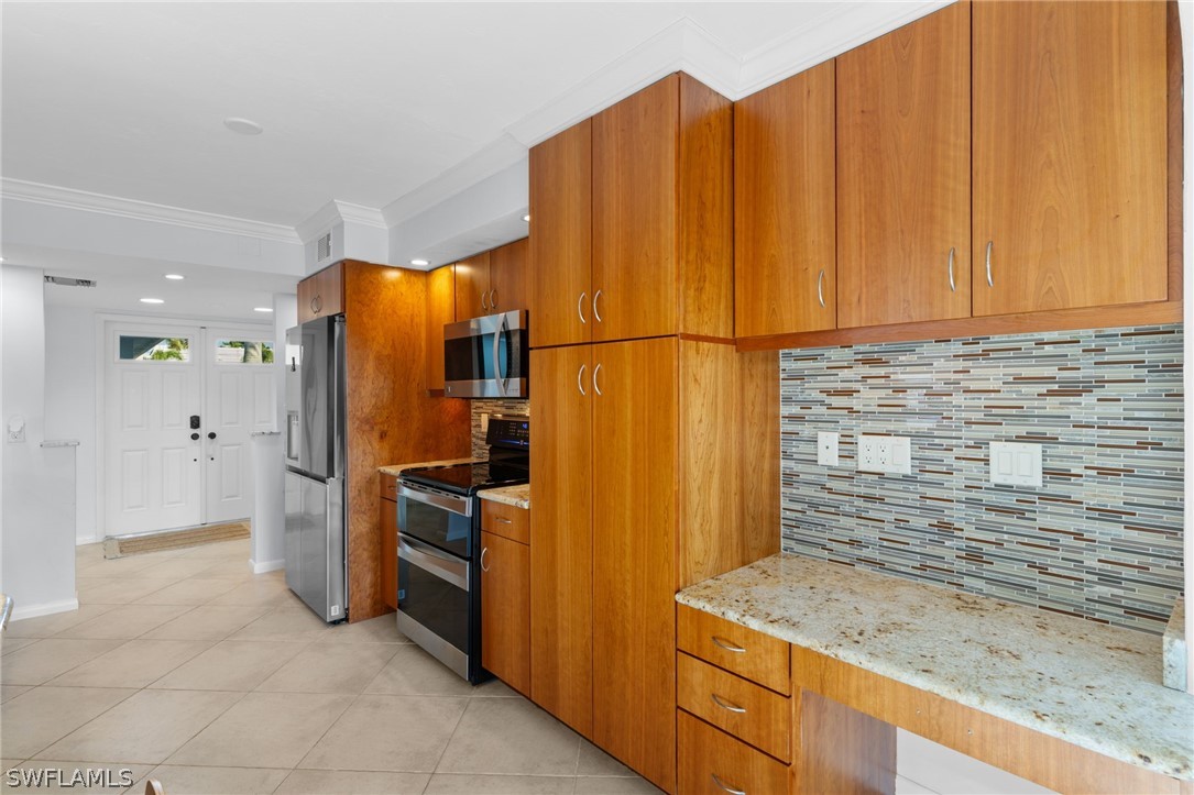 2 Bed Condominium for Sale in Palm Royal Apts, FL, $319,900 — photo 7