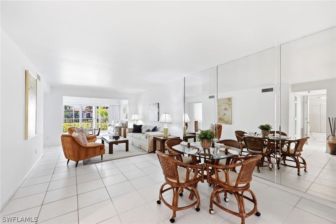 2 Bed Condominium for Sale in Naples, photo 7