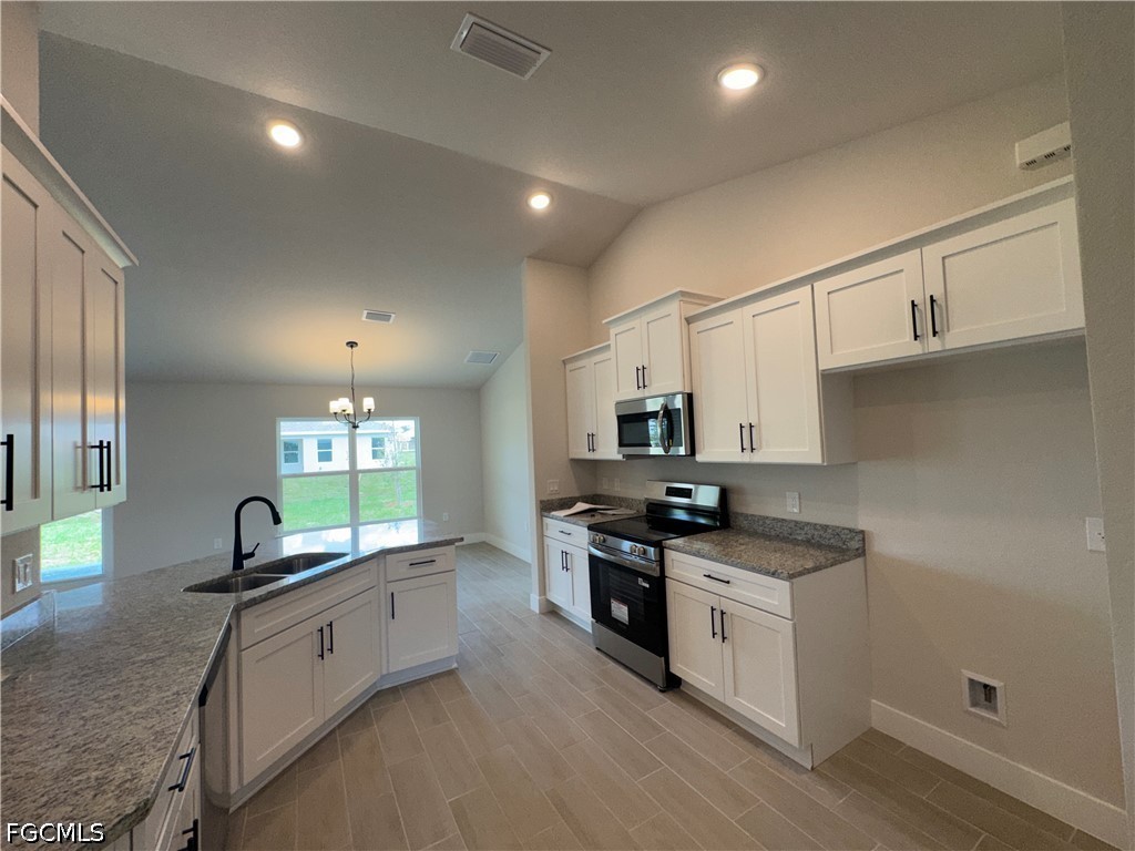 4 Bed SingleFamilyResidence for Sale in Cape Coral, FL — photo 7