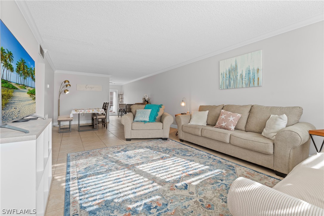 2 Bed Condominium for Sale in Naples, FL, $220,000 — photo 7