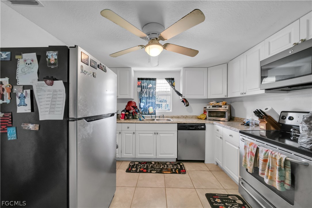 3 Bed SingleFamilyResidence for Sale in North Fort Myers, photo 7