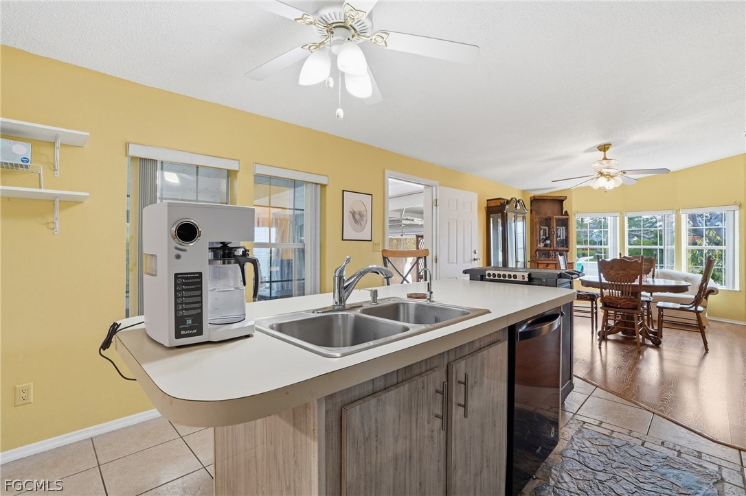 3 Bed ManufacturedHome for Sale in Riverwood, FL, $200,000 — photo 7