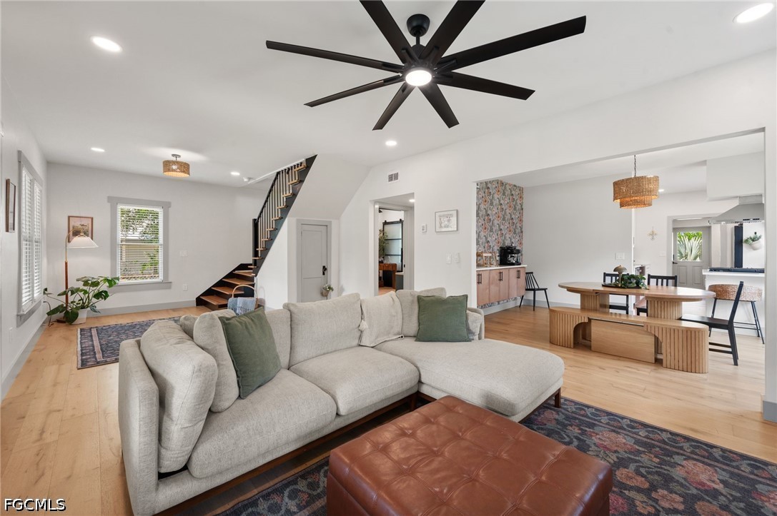 4 Bed SingleFamilyResidence for Sale in Dean Park, photo 7