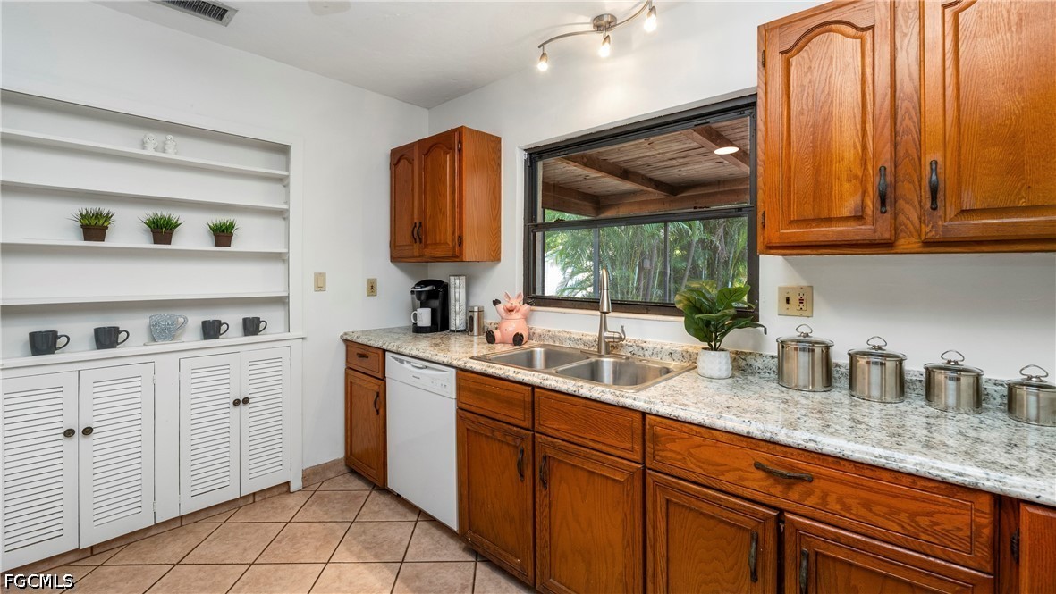 3 Bed SingleFamilyResidence for Sale in Fort Myers, FL — photo 7