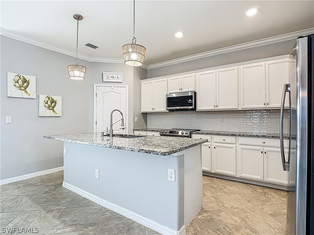 3 Bed SingleFamilyResidence for Sale in Estero, photo 7