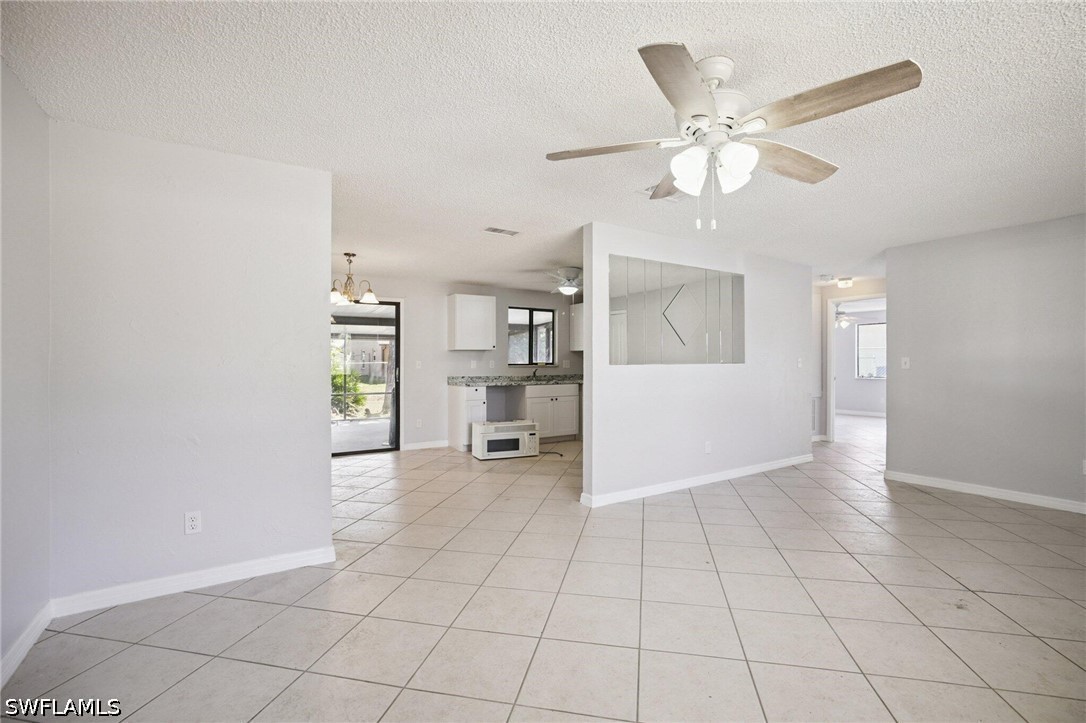 2 Bed SingleFamilyResidence for Sale in San Carlos Park, photo 7