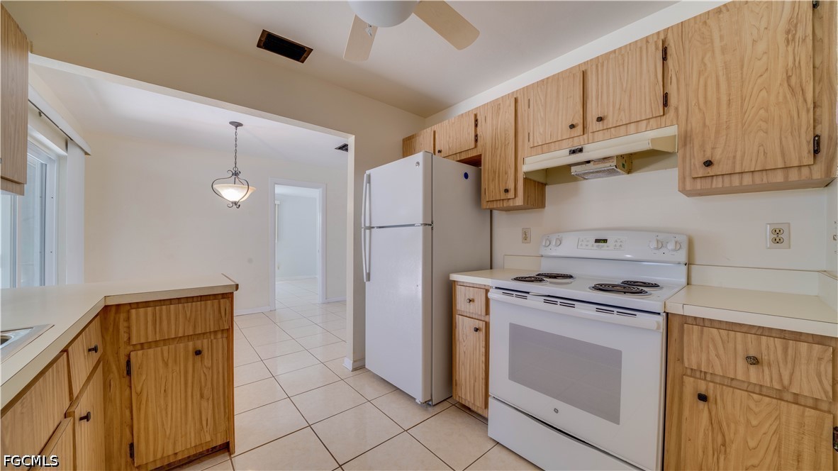 2 Bed Pool Home for Sale in Cape Coral, FL, $279,900 — photo 7