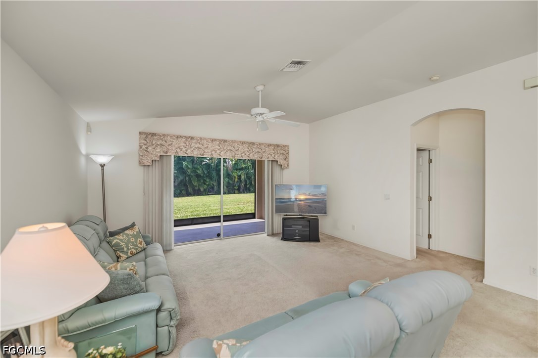 3 Bed SingleFamilyResidence for Sale in Fort Myers, photo 7