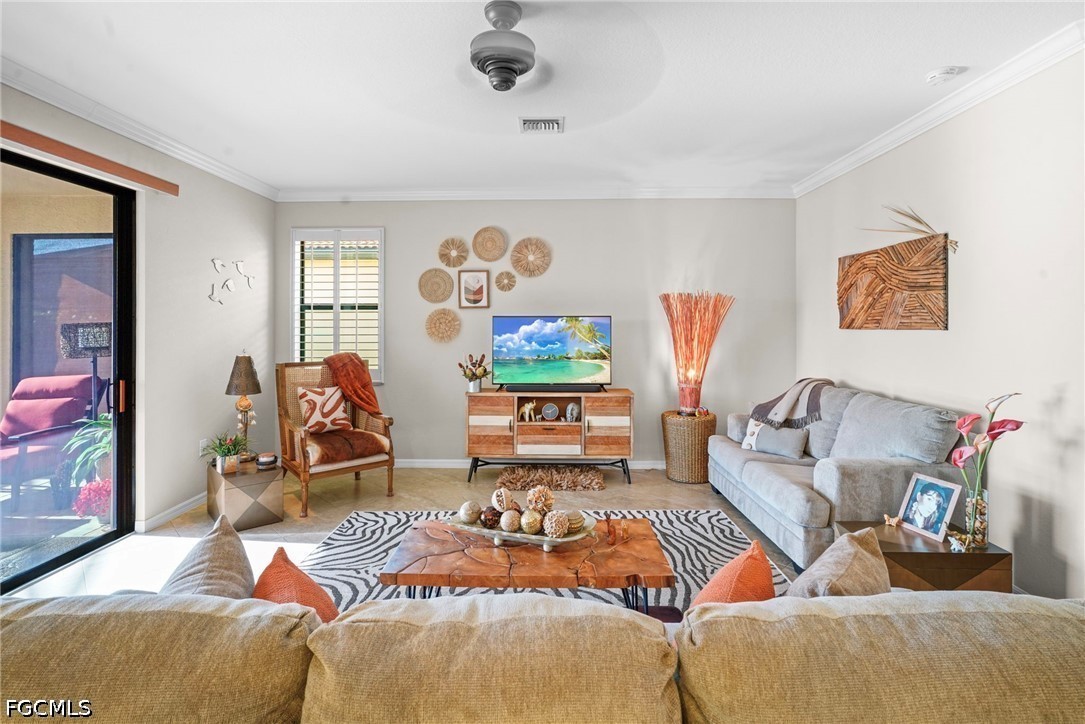 2 Bed Waterfront Home for Sale in Fort Myers, photo 7