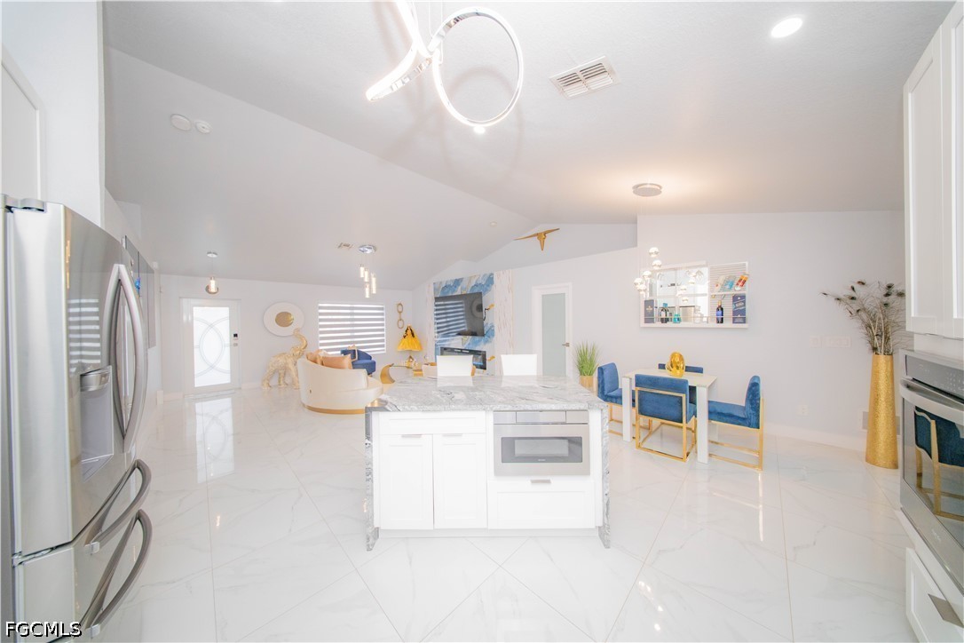 3 Bed Pool Home for Sale in Cape Coral, photo 7