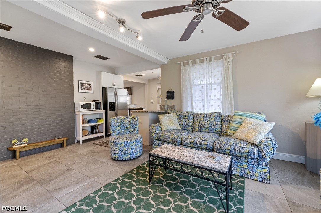 2 Bed SingleFamilyResidence for Sale in Allen Park, photo 7