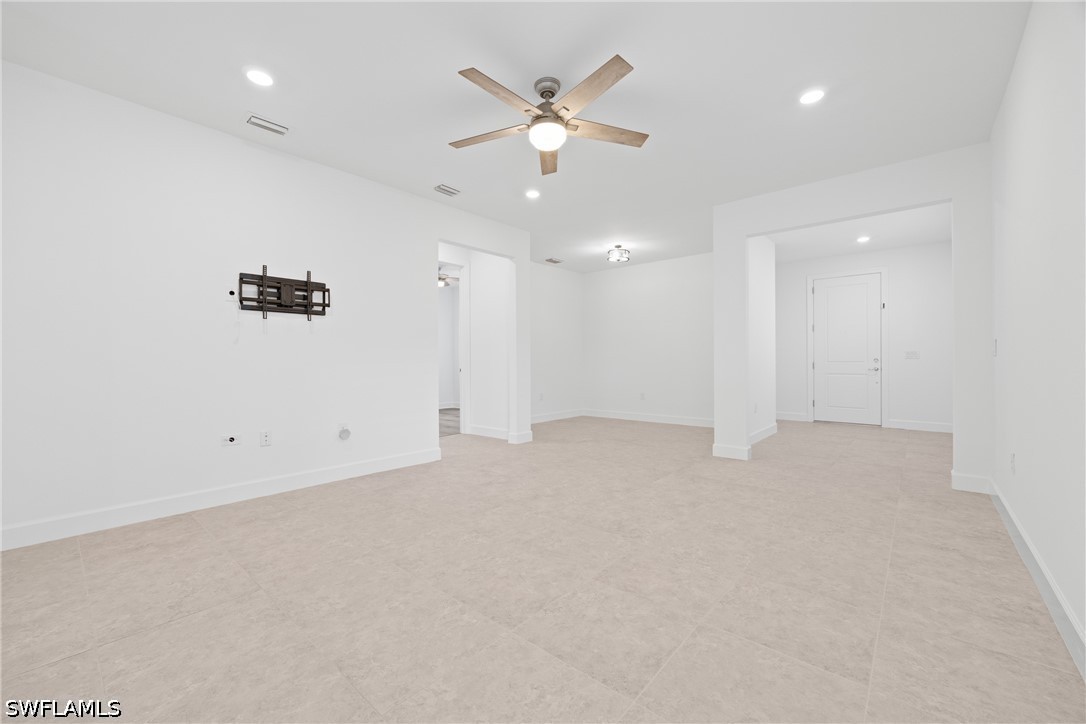 3 Bed SingleFamilyResidence for Sale in Westbrook, photo 7