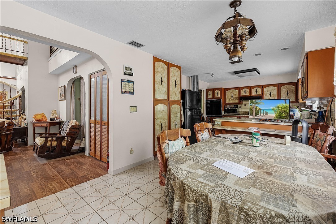 4 Bed SingleFamilyResidence for Sale in North Fort Myers, FL — photo 7