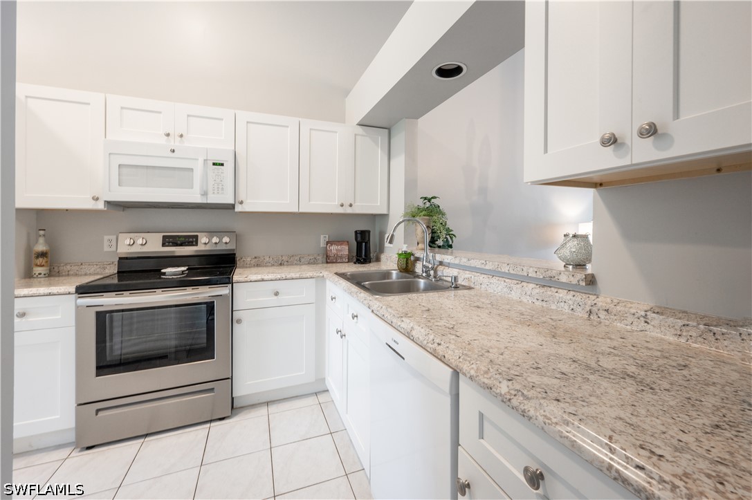3 Bed Waterfront Home for Sale in Dover Parc, photo 7
