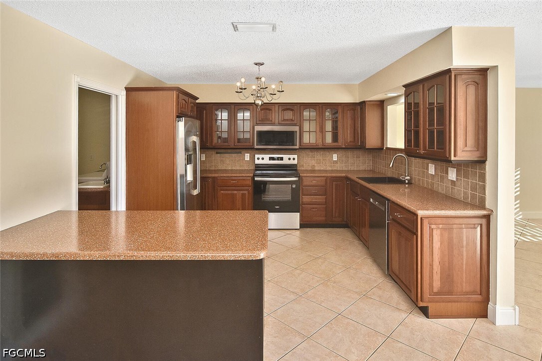 2 Bed Waterfront Home for Sale in Fort Myers, photo 7