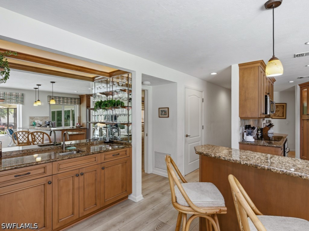 3 Bed Pool Home for Sale in Torrey Pines, photo 7