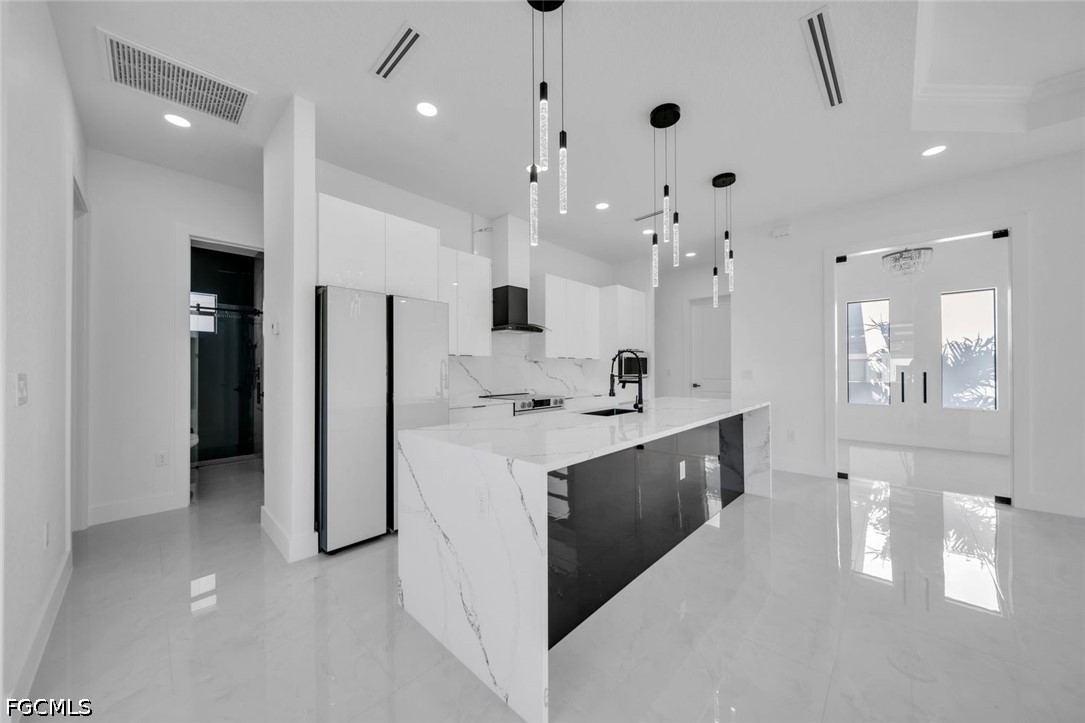 3 Bed SingleFamilyResidence for Sale in Lehigh Acres, photo 7