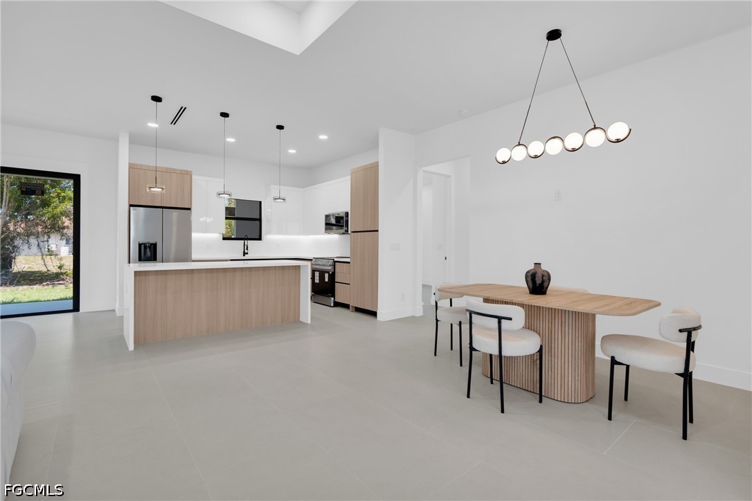 4 Bed SingleFamilyResidence for Sale in Lehigh Acres, photo 7