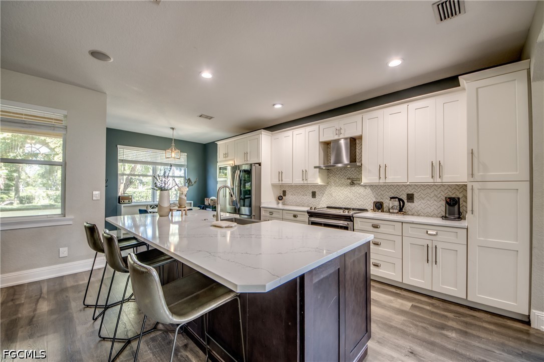 5 Bed SingleFamilyResidence for Sale in Fort Myers, FL — photo 7