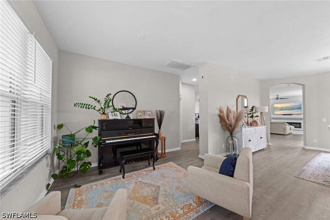 3 Bed SingleFamilyResidence for Sale in Fort Myers, FL — photo 7