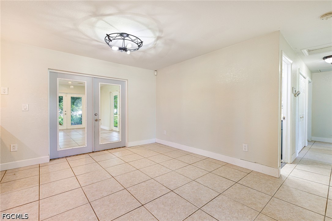 3 Bed SingleFamilyResidence for Sale in Fort Myers, photo 7