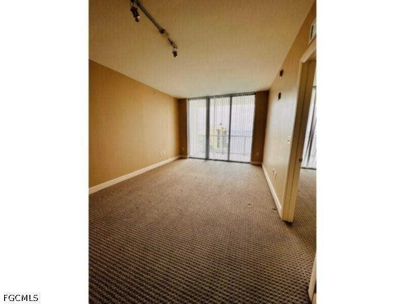 2 Bed Waterfront Home for Sale in Oasis, photo 7