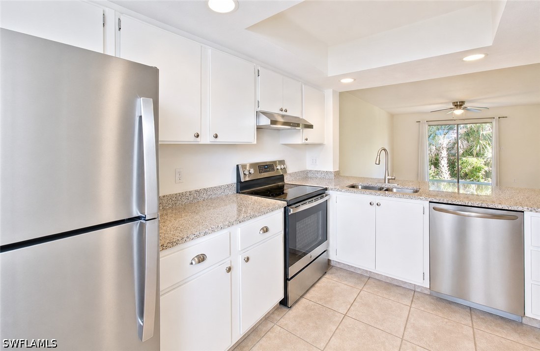 2 Bed Condominium for Sale in Naples Trace, FL, $269,000 — photo 7