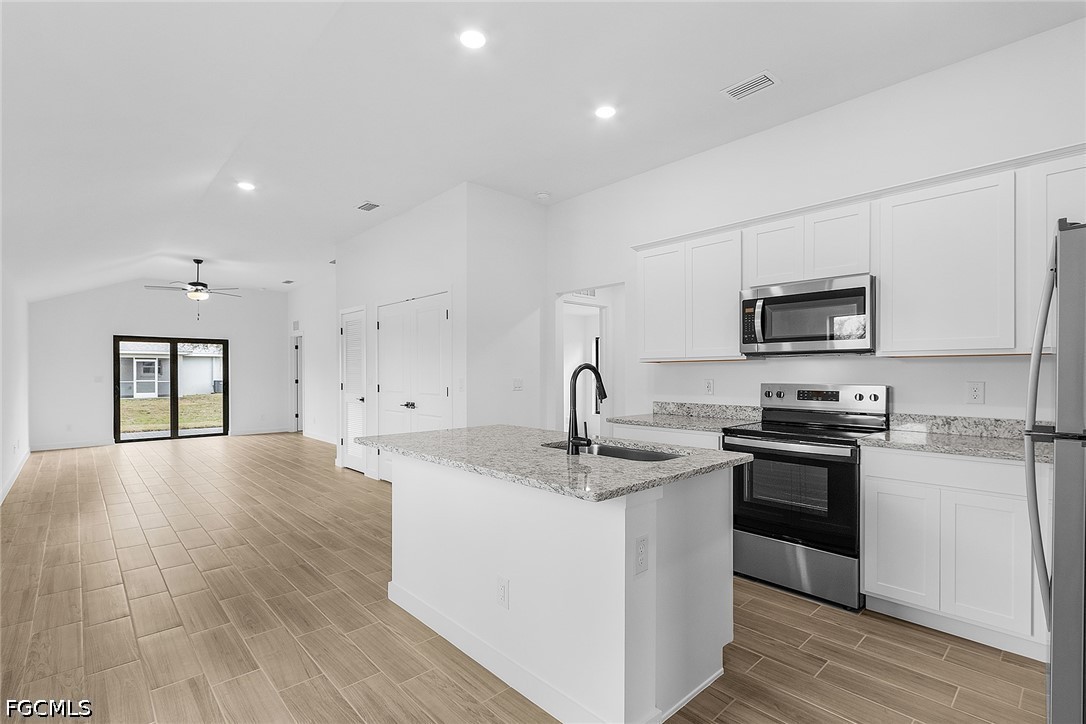 3 Bed SingleFamilyResidence for Sale in Mirror Lakes, FL — photo 7