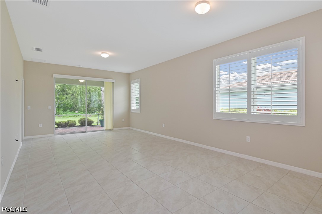 3 Bed SingleFamilyResidence for Sale in Alva, photo 7