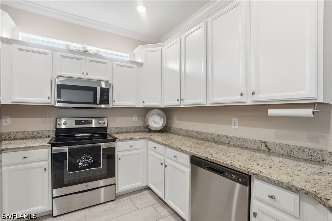 2 Bed Waterfront Home for Sale in Naples, photo 7