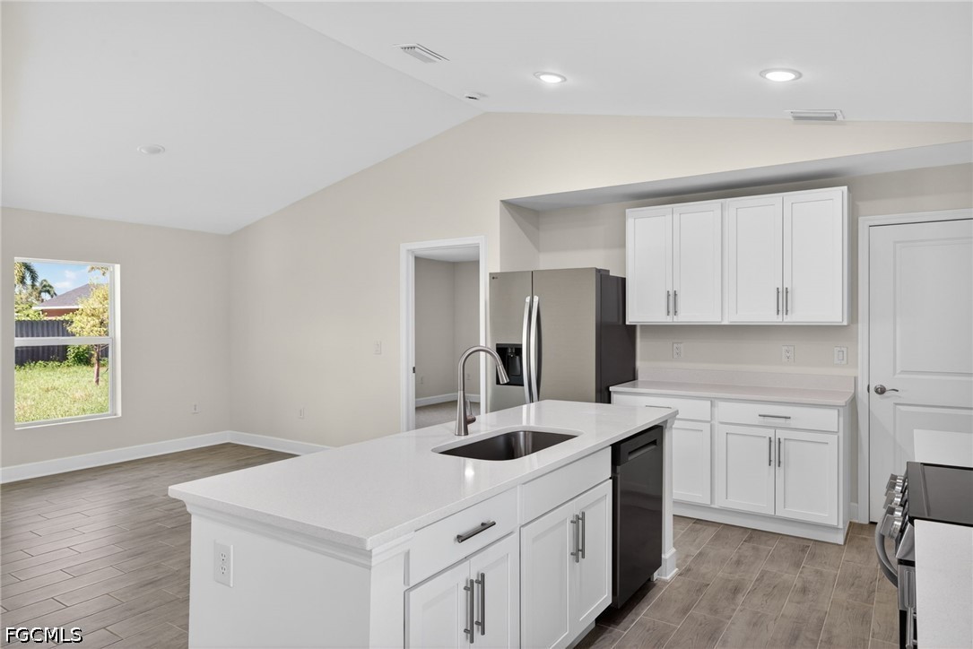 3 Bed SingleFamilyResidence for Sale in Cape Coral, photo 7