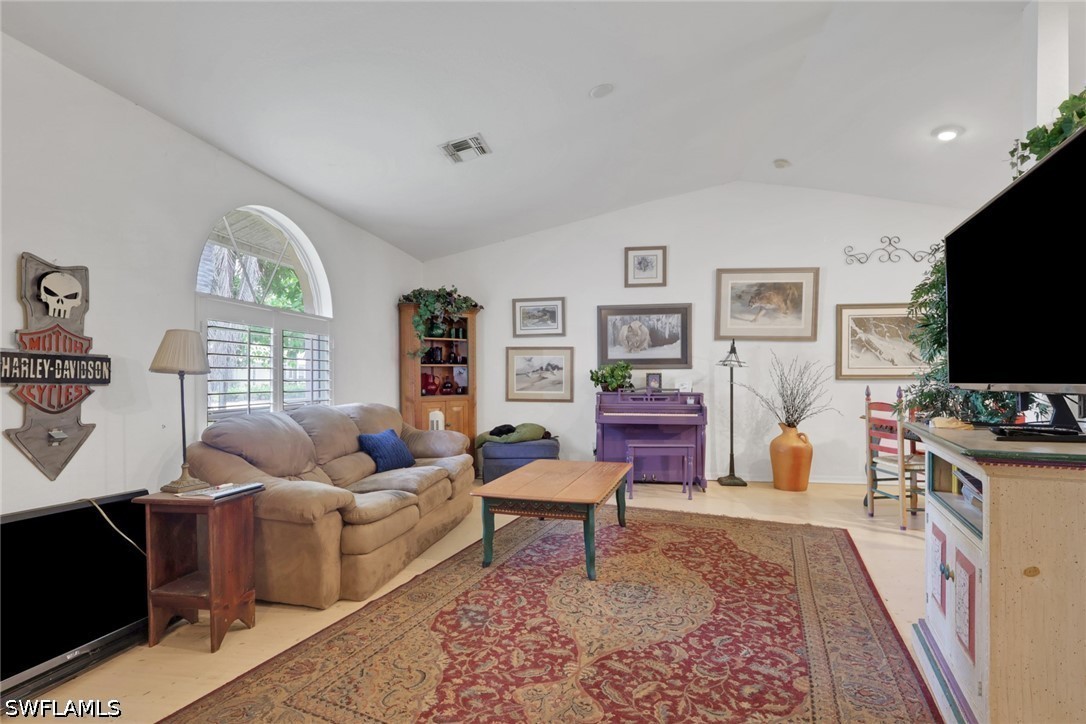3 Bed SingleFamilyResidence for Sale in Morton Grove, photo 7