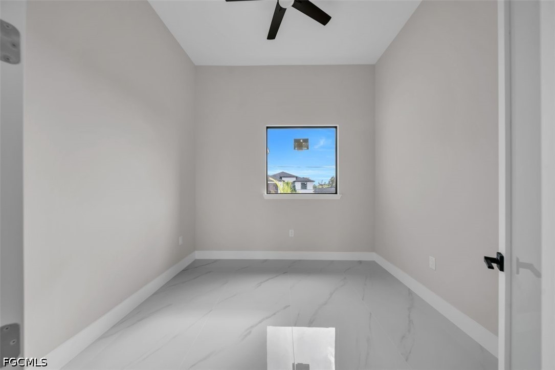 3 Bed SingleFamilyResidence for Sale in Lehigh Acres, photo 7