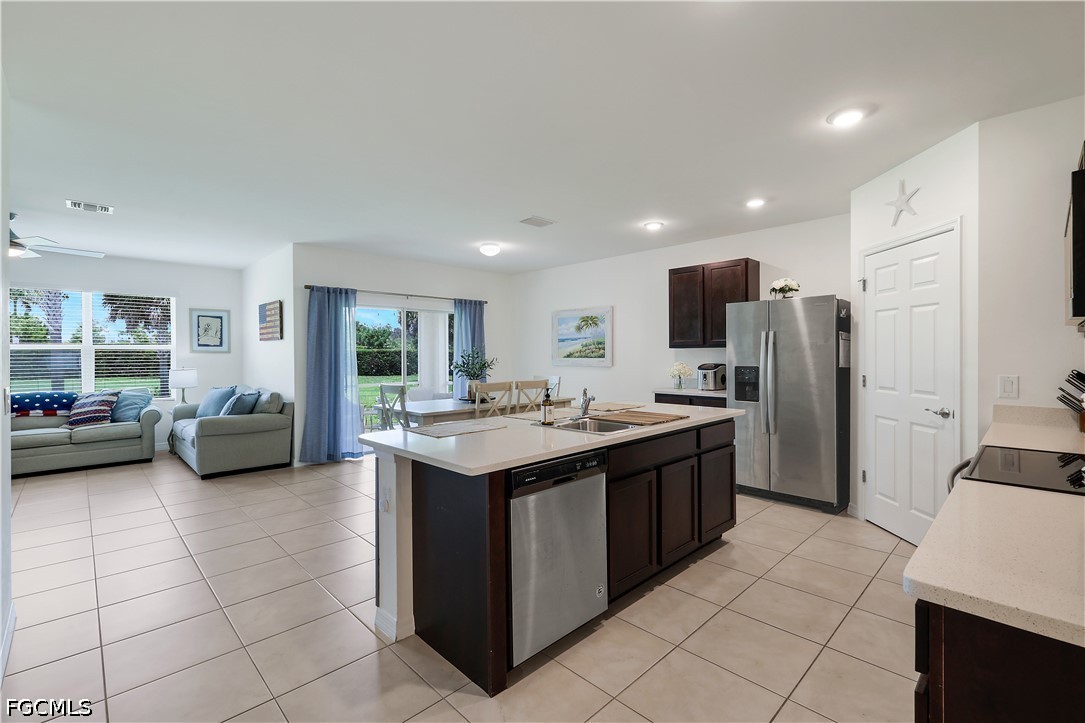 4 Bed SingleFamilyResidence for Sale in Entrada, FL — photo 7