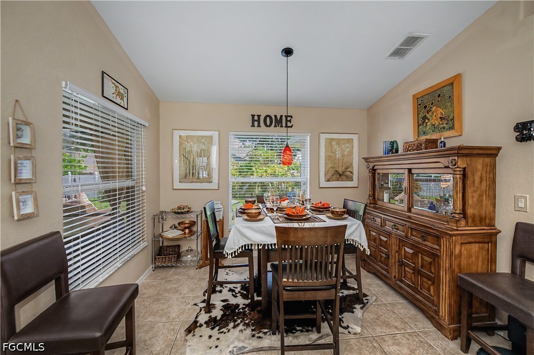 3 Bed SingleFamilyResidence for Sale in Cape Coral, photo 7
