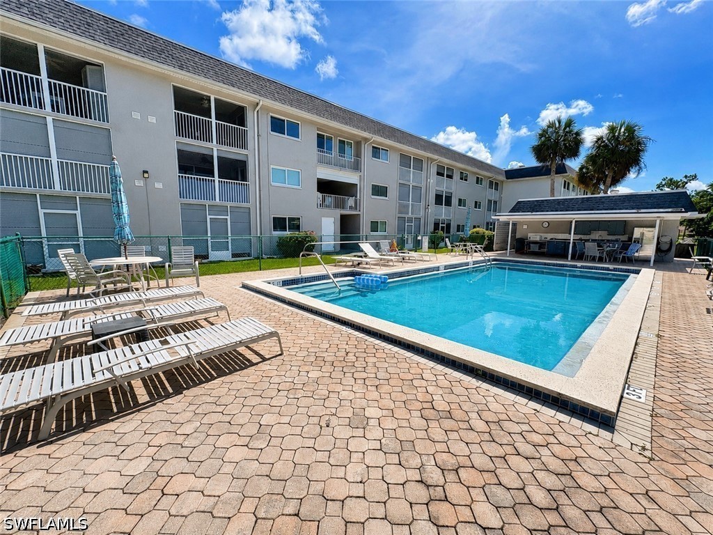2 Bed Condominium for Sale in Naples, photo 7