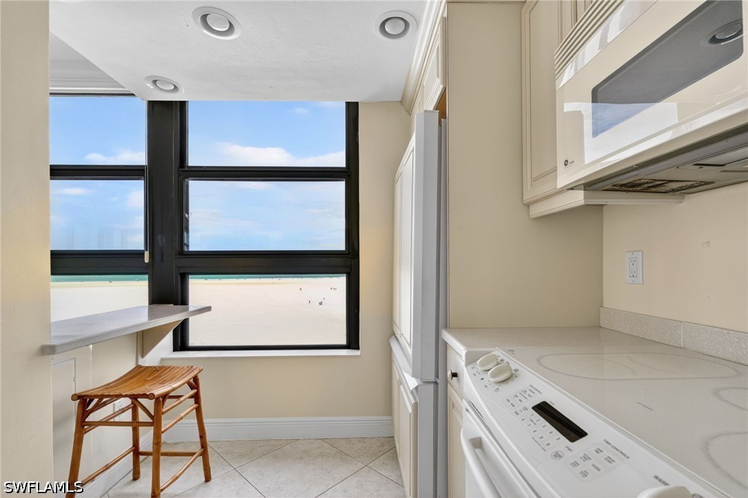 2 Bed Waterfront Home for Sale in Marco Island, photo 7