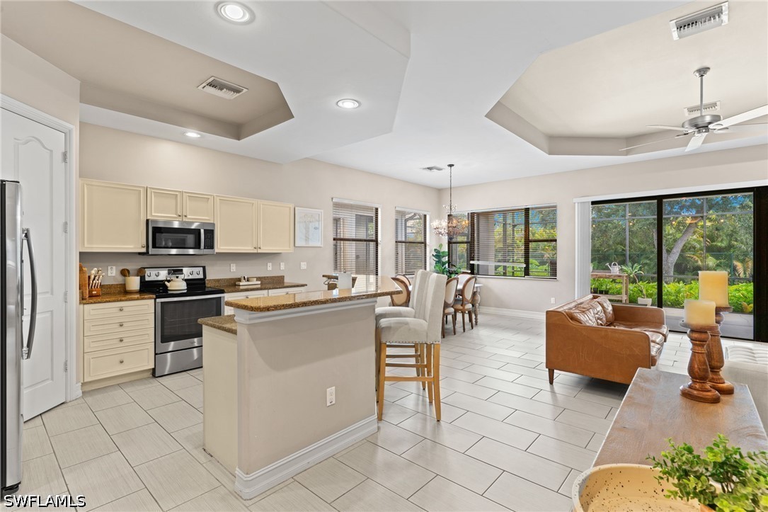 3 Bed SingleFamilyResidence for Sale in Naples, photo 7