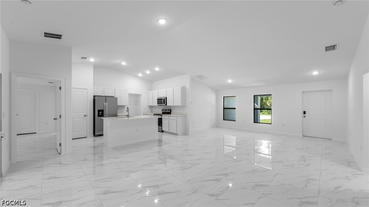 4 Bed SingleFamilyResidence for Sale in Lehigh Acres, photo 7