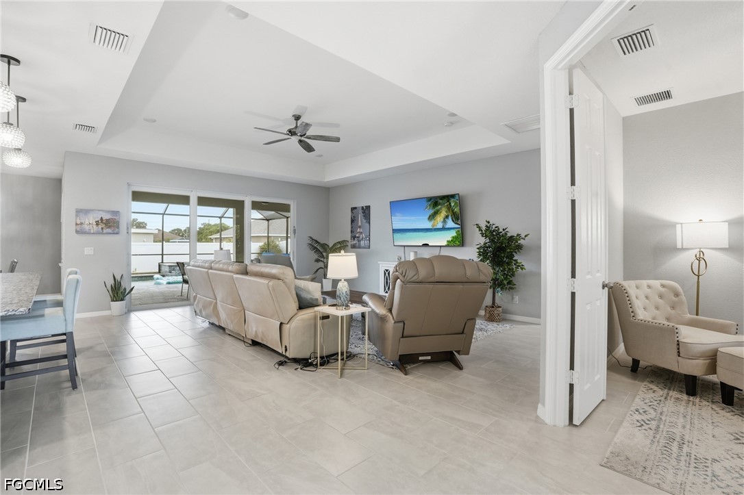 3 Bed Pool Home for Sale in Cape Coral, photo 7