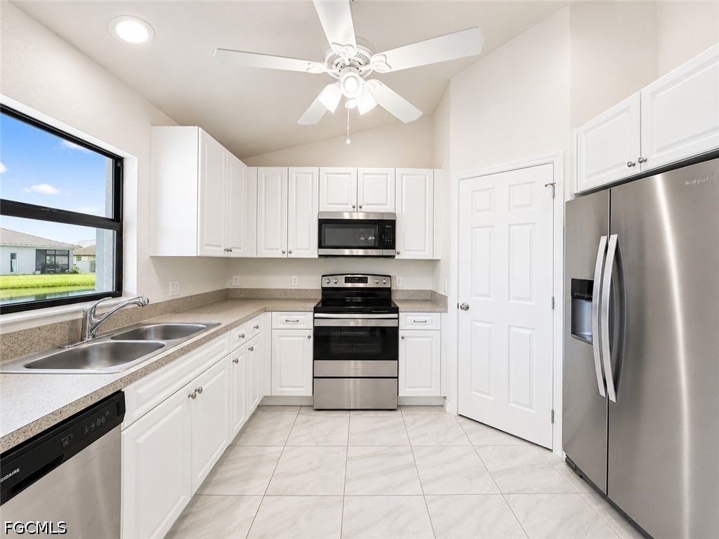 3 Bed SingleFamilyResidence for Sale in Cape Coral, photo 7