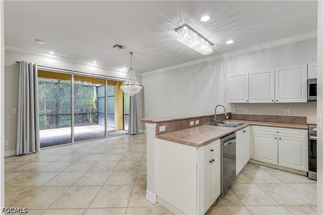 4 Bed SingleFamilyResidence for Sale in Estero, photo 7