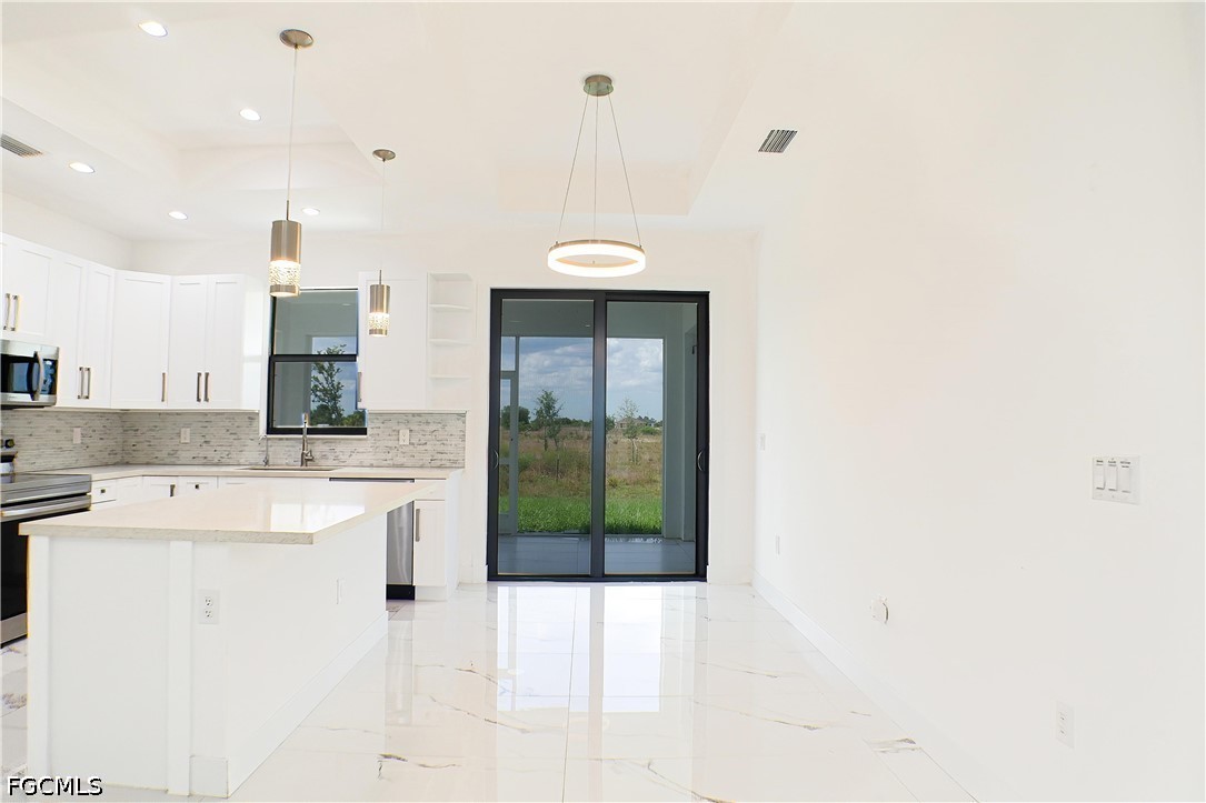 3 Bed SingleFamilyResidence for Sale in Naples, photo 7