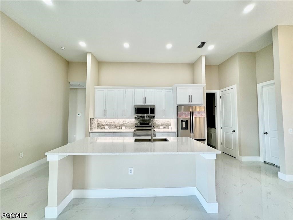4 Bed SingleFamilyResidence for Sale in Cape Coral, photo 7
