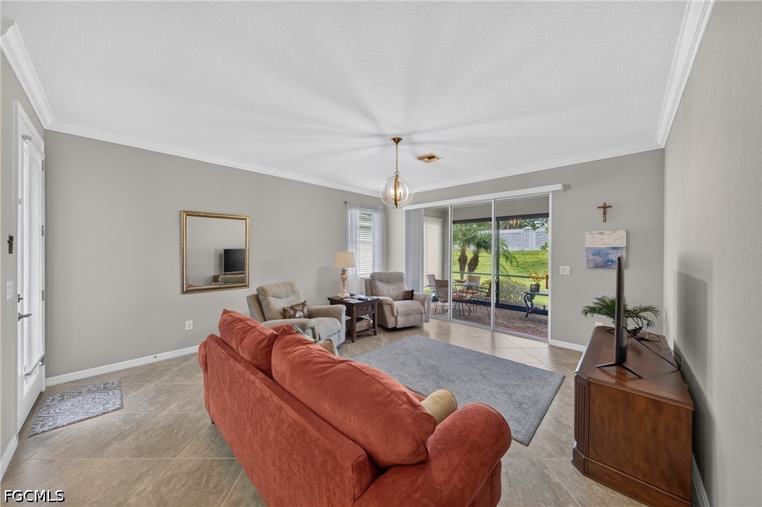 3 Bed SingleFamilyResidence for Sale in Castalina, FL — photo 7