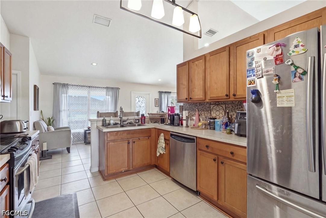 4 Bed SingleFamilyResidence for Sale in Cape Coral, photo 7