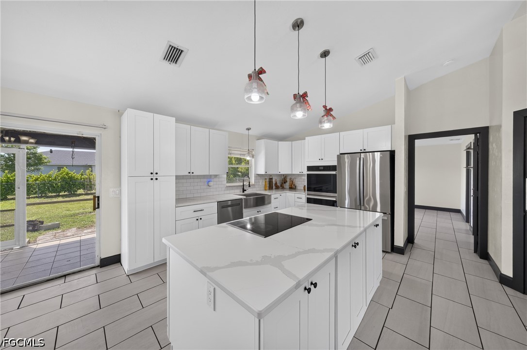 3 Bed SingleFamilyResidence for Sale in Cape Coral, photo 7